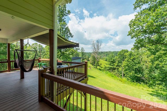 127 Deer Hill Lane, Weaverville, NC 28787
