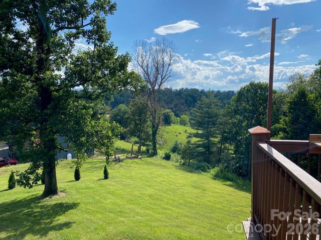127 Deer Hill Lane, Weaverville, NC 28787