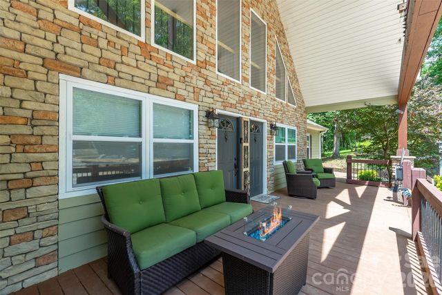 127 Deer Hill Lane, Weaverville, NC 28787