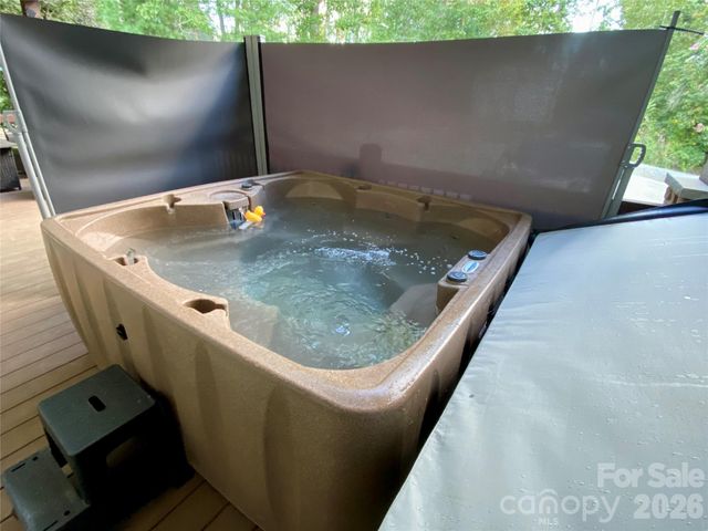 127 Deer Hill Lane, Weaverville, NC 28787