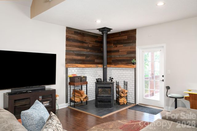 127 Deer Hill Lane, Weaverville, NC 28787