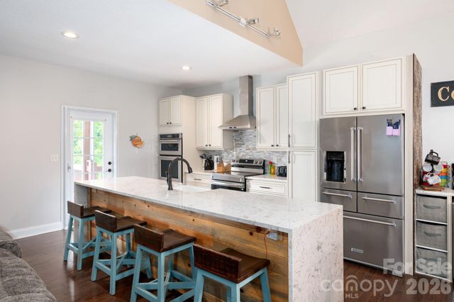 127 Deer Hill Lane, Weaverville, NC 28787