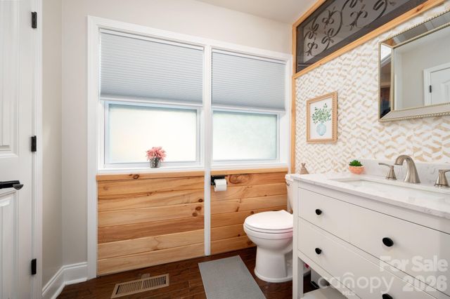 127 Deer Hill Lane, Weaverville, NC 28787