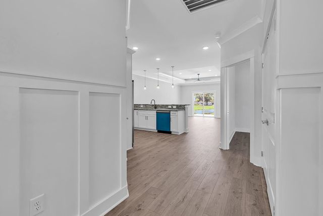 29 Hallandale Lane Right, Murrells Inlet, SC 29576