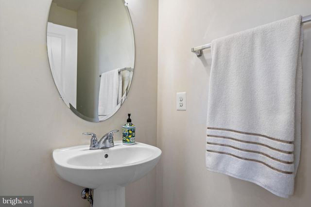 42265 HAMPTON WOODS TER, Brambleton, VA 20148