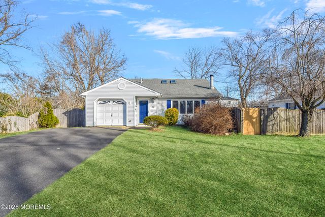 32 Dakota Avenue, North Middletown, NJ 07748