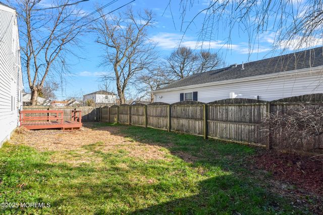 32 Dakota Avenue, North Middletown, NJ 07748