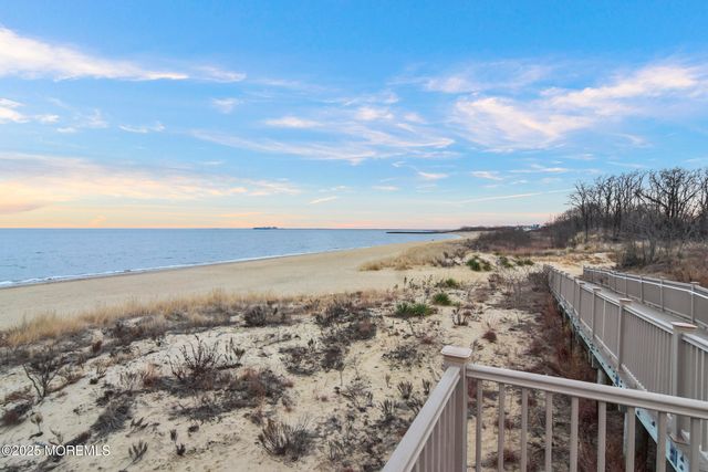 32 Dakota Avenue, North Middletown, NJ 07748