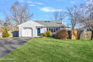 32 Dakota Avenue, North Middletown, NJ 07748