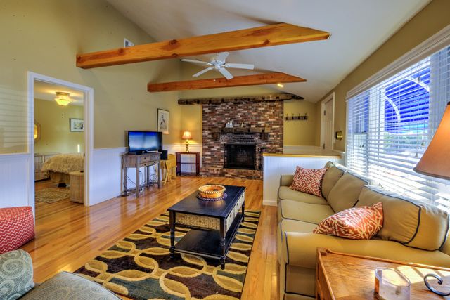 131 North Shore Boulevard UNIT 2A, East Sandwich, MA 02537