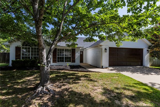 3278 W Barite Drive, Fayetteville, AR 72704