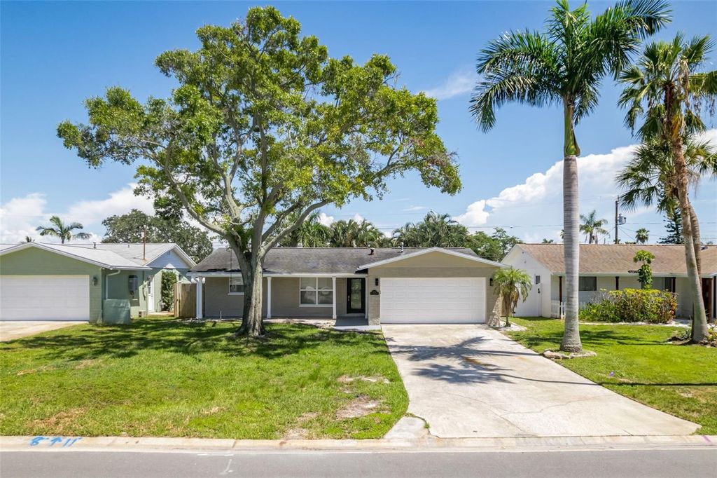 2026 BAYOU GRANDE BOULEVARD NE, St Petersburg, FL 33703