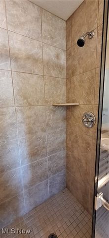 26736 Rue Saint Anne Court, Warrensville Heights, OH 44128