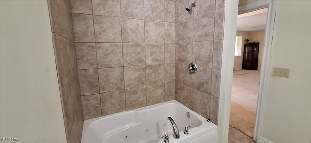 26736 Rue Saint Anne Court, Warrensville Heights, OH 44128