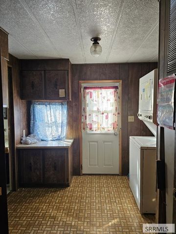 117 Sage Hen Rd, Salmon, ID 83467