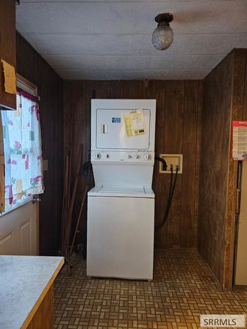 117 Sage Hen Rd, Salmon, ID 83467