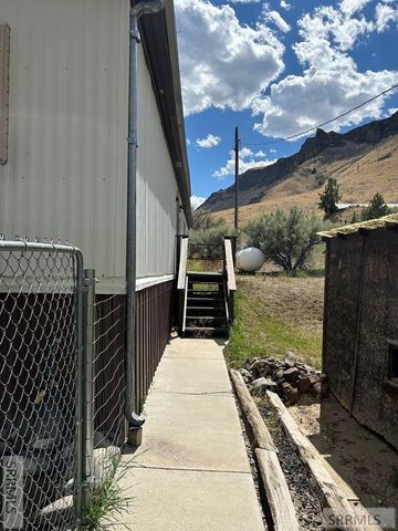 117 Sage Hen Rd, Salmon, ID 83467