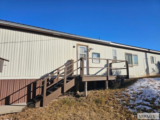 117 Sage Hen Rd, Salmon, ID 83467