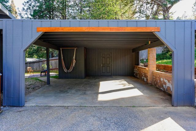 518 Whiting St, Grass Valley, CA 95945