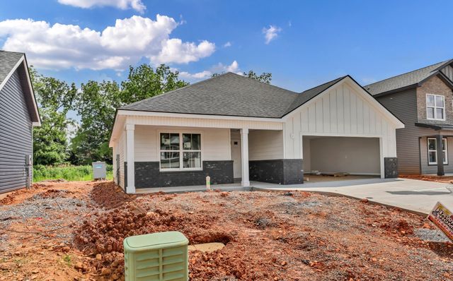 2677 Brewster Dr, Clarksville, TN 37042