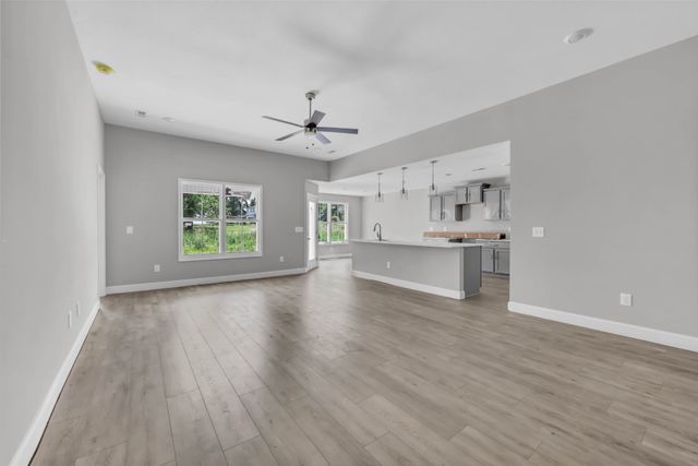2677 Brewster Dr, Clarksville, TN 37042