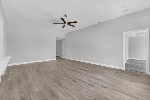 2677 Brewster Dr, Clarksville, TN 37042