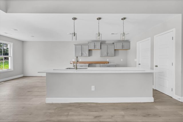 2677 Brewster Dr, Clarksville, TN 37042