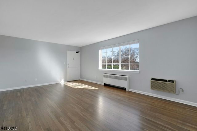 4 Troy Dr 4A, Springfield Twp., NJ 07081