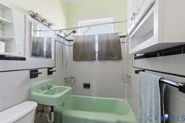 102 S 5th Ave, Hopewell, VA 23860