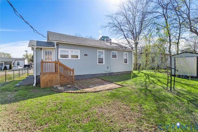 102 S 5th Ave, Hopewell, VA 23860