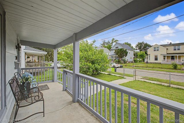 124 Henry Clay Avenue, Pontiac, MI 48341