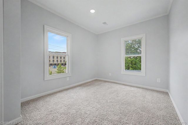124 Henry Clay Avenue, Pontiac, MI 48341