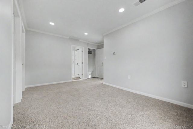 124 Henry Clay Avenue, Pontiac, MI 48341