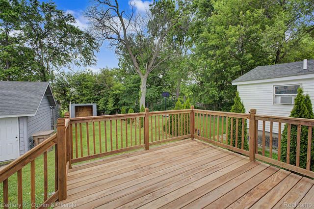 124 Henry Clay Avenue, Pontiac, MI 48341