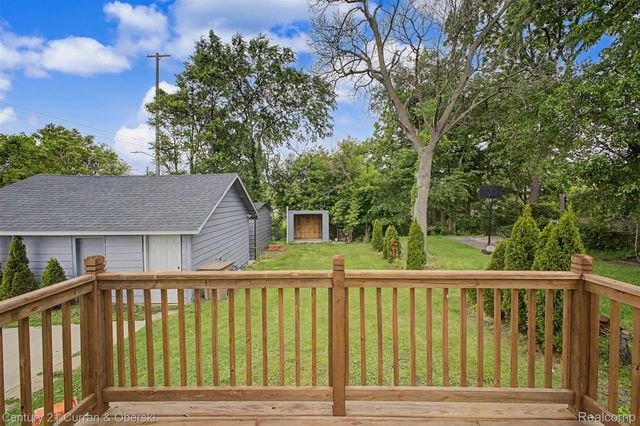 124 Henry Clay Avenue, Pontiac, MI 48341