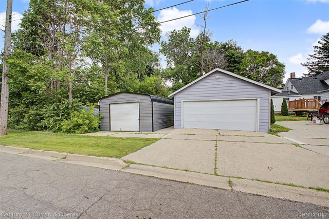 124 Henry Clay Avenue, Pontiac, MI 48341