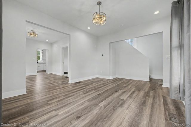 124 Henry Clay Avenue, Pontiac, MI 48341