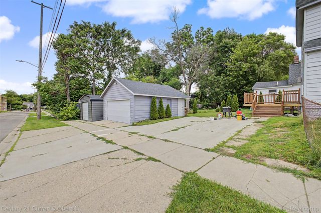 124 Henry Clay Avenue, Pontiac, MI 48341