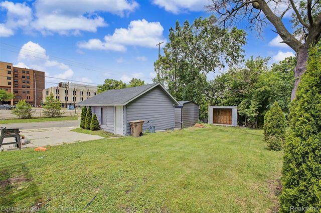 124 Henry Clay Avenue, Pontiac, MI 48341