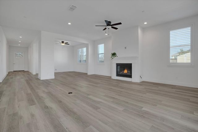 1446 sagewood, Manteca, CA 95336