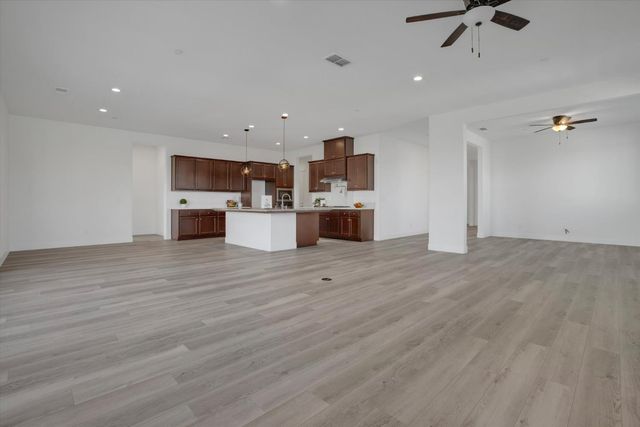 1446 sagewood, Manteca, CA 95336