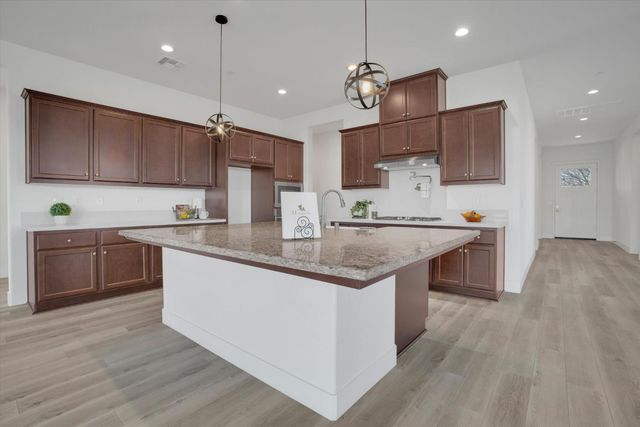 1446 sagewood, Manteca, CA 95336