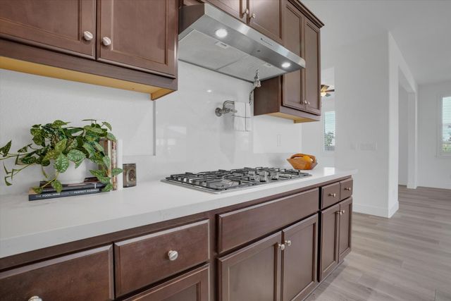 1446 sagewood, Manteca, CA 95336