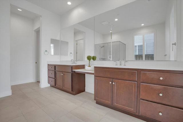 1446 sagewood, Manteca, CA 95336