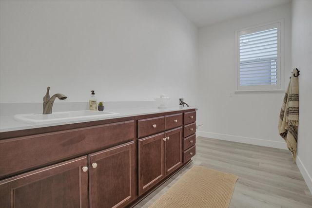 1446 sagewood, Manteca, CA 95336