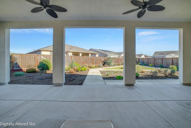 1446 sagewood, Manteca, CA 95336