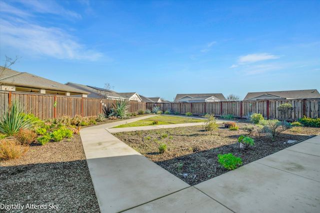 1446 sagewood, Manteca, CA 95336