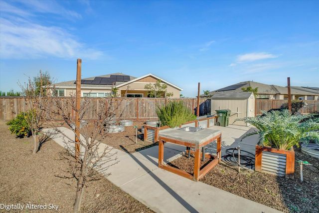 1446 sagewood, Manteca, CA 95336