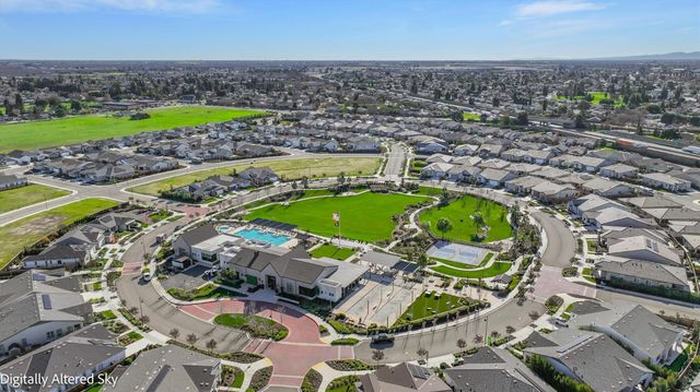 1446 sagewood, Manteca, CA 95336