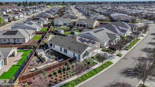 1446 sagewood, Manteca, CA 95336